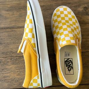 White checkered vans, size 7